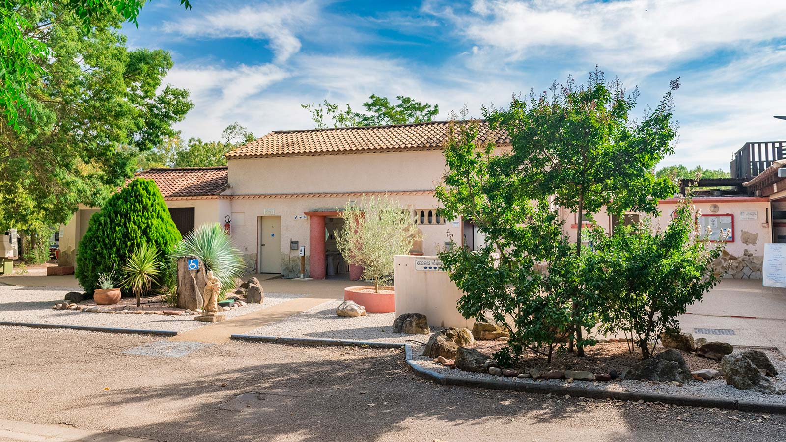 Sanitary facilities at Les Rivières campsite near Béziers