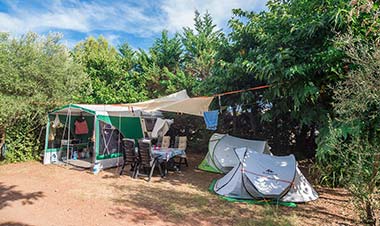 Large tent pitch at the campsite near Sète