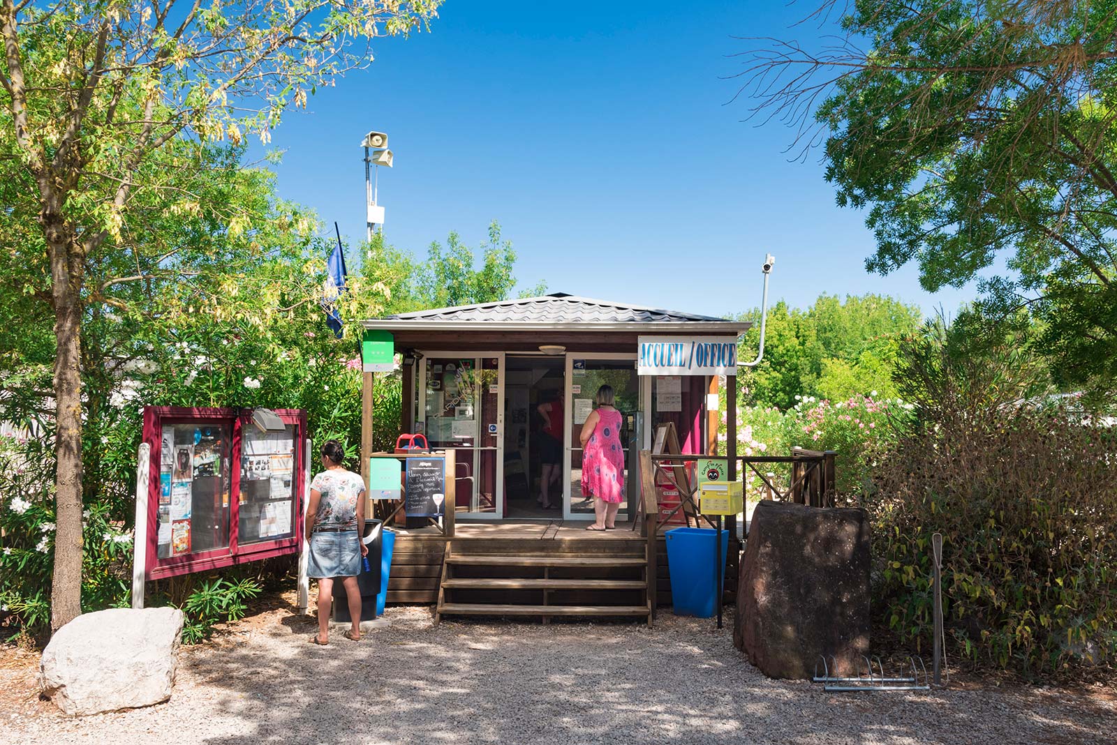 The reception of Les Rivières campsite in Canet in Hérault near Sète