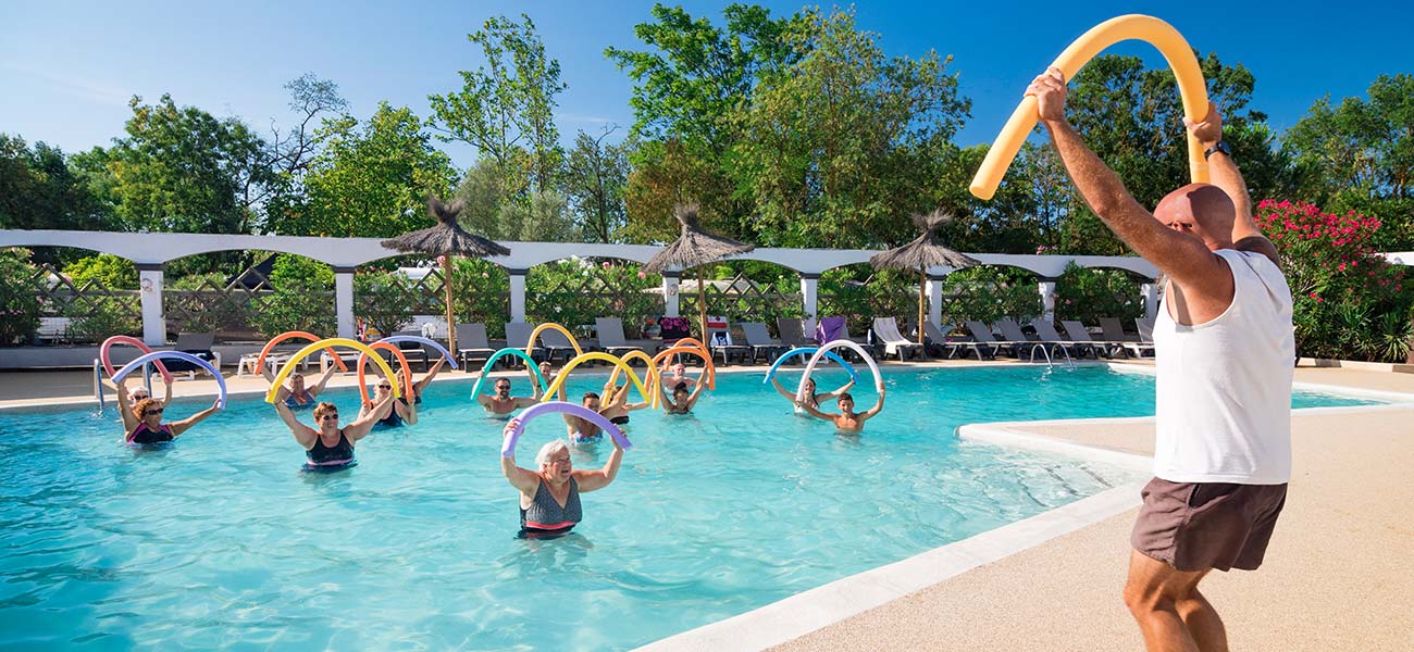 Séance d'aquagym dans l' espace aquatique du camping à Canet dans Hérault